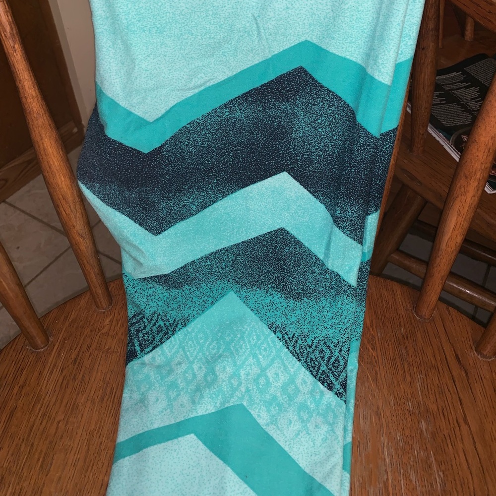 LulaRoe Teal Chevron Stripe Legging